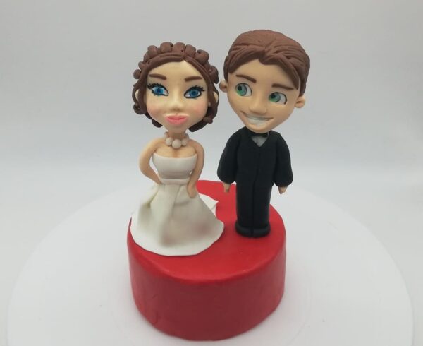 cake topper sposo e sposa in pasta di zucchero