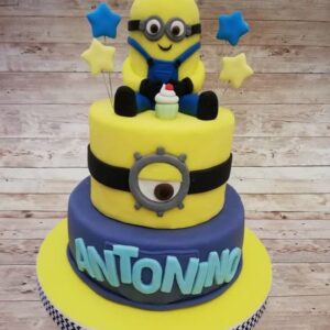 torta in pasta di zucchero minions