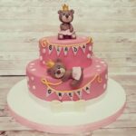 torta in pasta di zucchero per bambina
